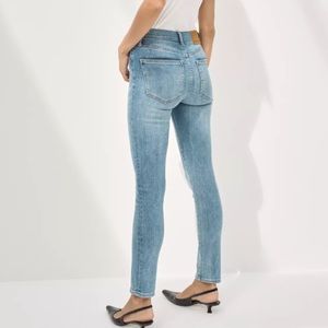 NWT never been worn Denim Forum Mid-Rise Skinny